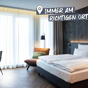 Loginn Airport 4*, Berlín Německo
